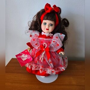 VICTORIAN VALENTINE COLLECTION PORCELAIN DOLL